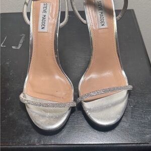 Steve Madden Silver Women's Sandals
Wear once for a party